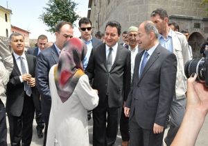 Babacan esnafı dinledi